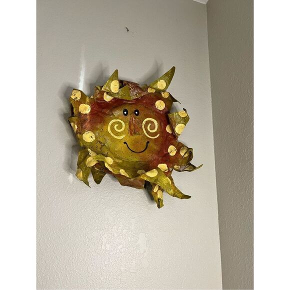Peri Woltjer Silvestri Screen Figurine Out of My Mind Designs sun flower art dec